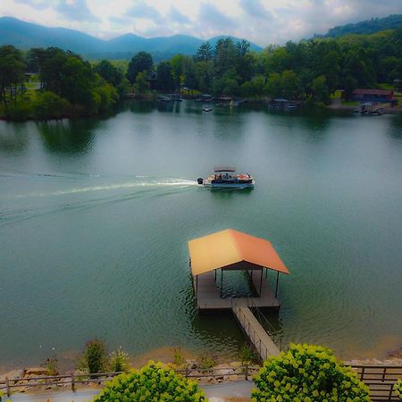 Stonecrest Lodge Lake Front Home With Private Boat Dock ハイアワシー エクステリア 写真