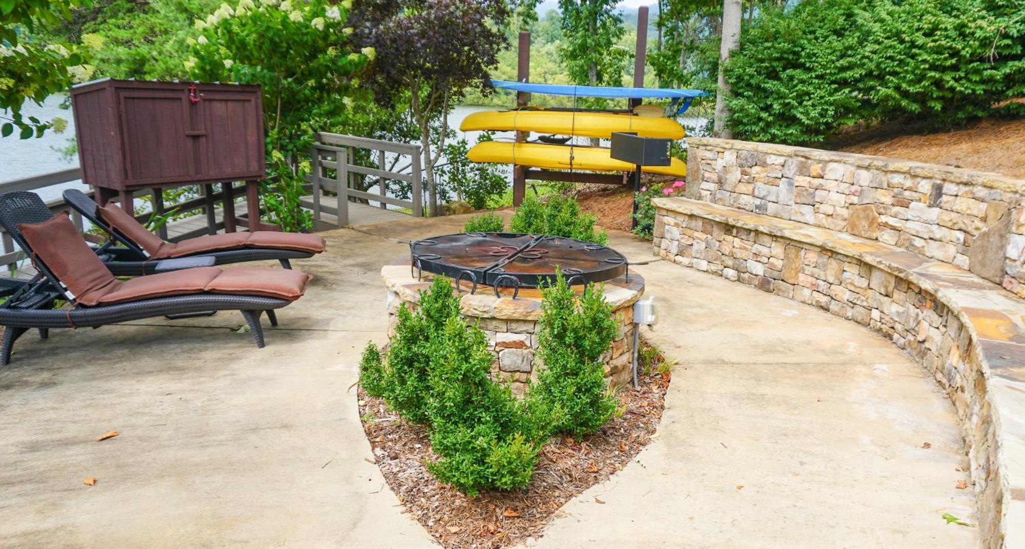 Stonecrest Lodge Lake Front Home With Private Boat Dock ハイアワシー エクステリア 写真